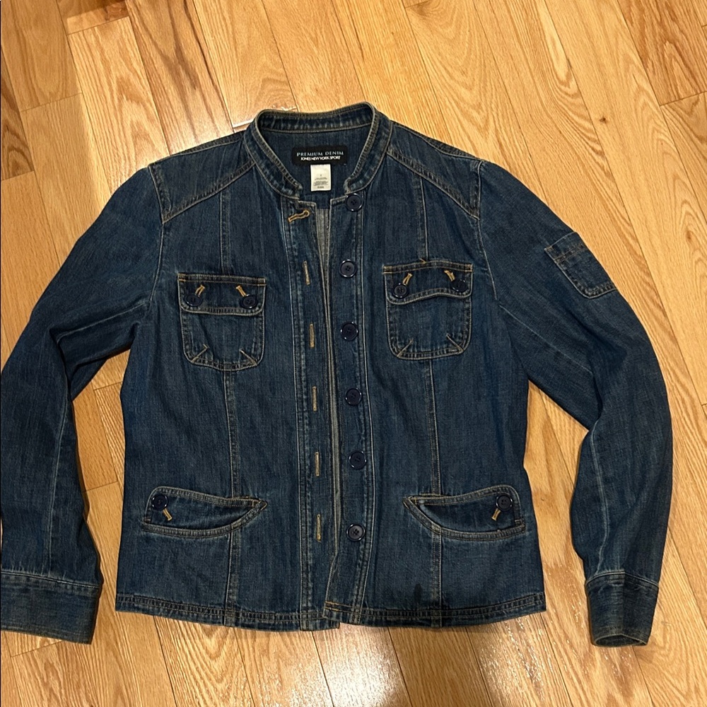 Women's vintage jones New York Denim Jacket s small